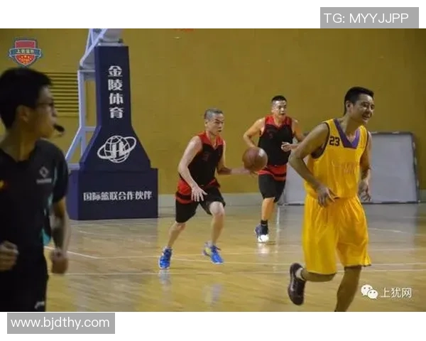 成都篮球队个人能力分析与联赛表现评估的深度解读 成都篮球队个人能力分析与联赛表现评估的深度解读