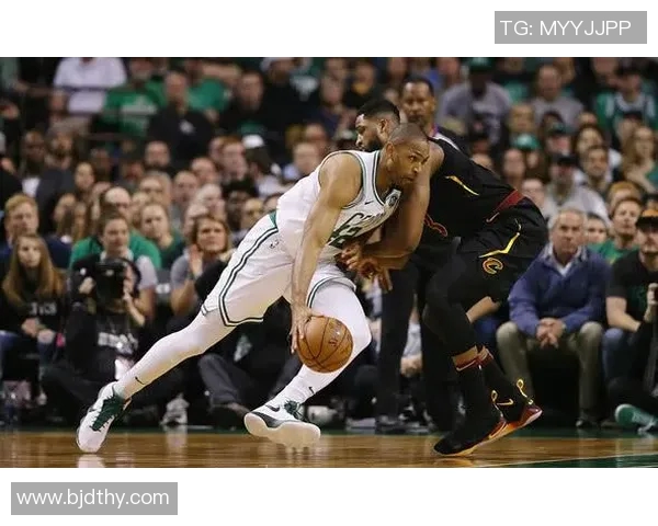 布鲁克洛佩斯：从篮下巨人到全能战士的蜕变之路