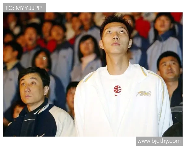 易建联：从篮球场上的传奇到生活中的榜样，他的故事激励了无数年轻人追梦