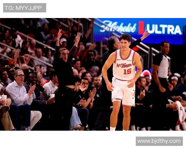 首轮对决爵士与火箭新浪直播分析精彩瞬间回顾与赛前预测