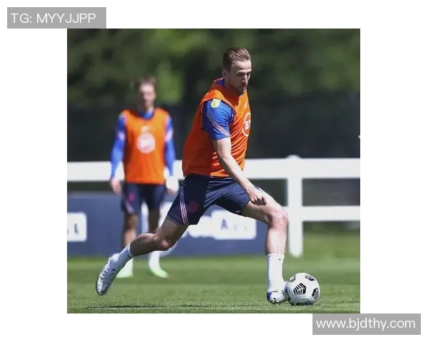 凯恩的传奇之路：从少年天才到足球巨星的辉煌历程与成就解析