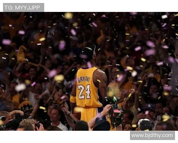 科比与詹姆斯经典对决瞬间动图合集回顾篮球传奇的巅峰时刻 科比与詹姆斯经典对决瞬间动图合集回顾篮球传奇的巅峰时刻