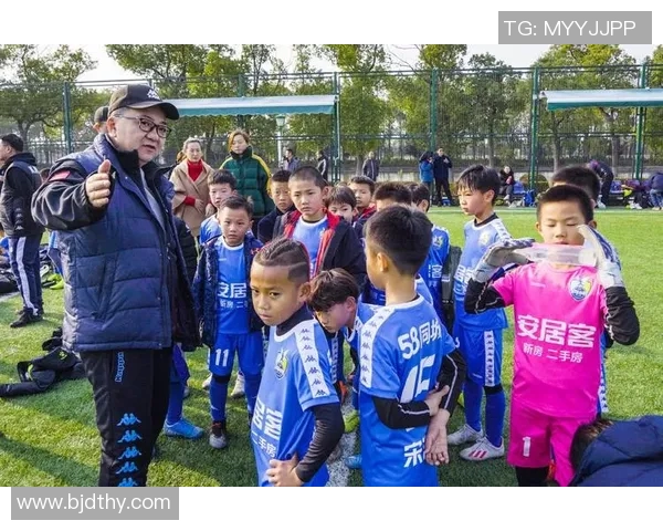 中国与韩国足球激战回顾董路解读精彩瞬间与战术分析