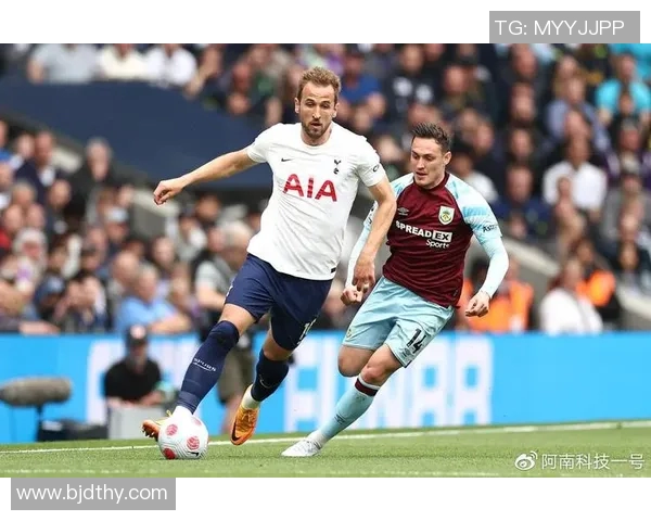 凯恩的传奇之路:从足球天才到全球偶像的蜕变与影响 凯恩的传奇之路:从足球天才到全球偶像的蜕变与影响