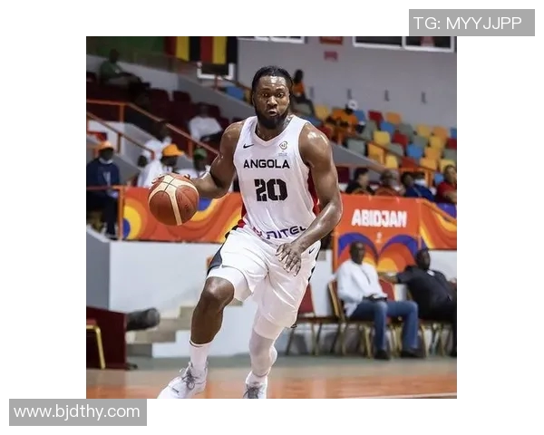 意大利与安哥拉世界杯对决回顾：激情碰撞与精彩瞬间的完美交融