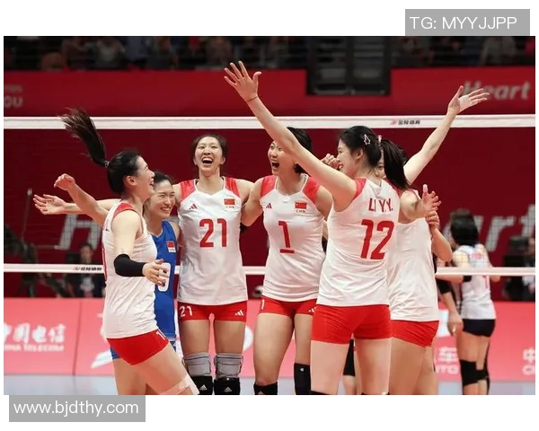 韩国女排与越南女排激战正酣谁将赢得这场精彩对决的胜利 韩国女排与越南女排激战正酣谁将赢得这场精彩对决的胜利