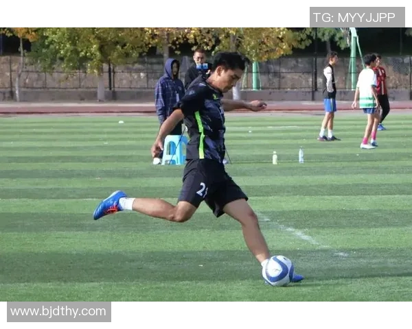 李丽专访：从绿茵场到人生舞台的足球之旅回顾与展望