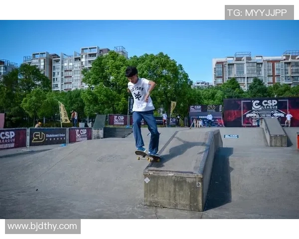 滑板文化的碰撞与融合:探秘上海滑板队的团队默契与战术配合 滑板文化的碰撞与融合:探秘上海滑板队的团队默契与战术配合